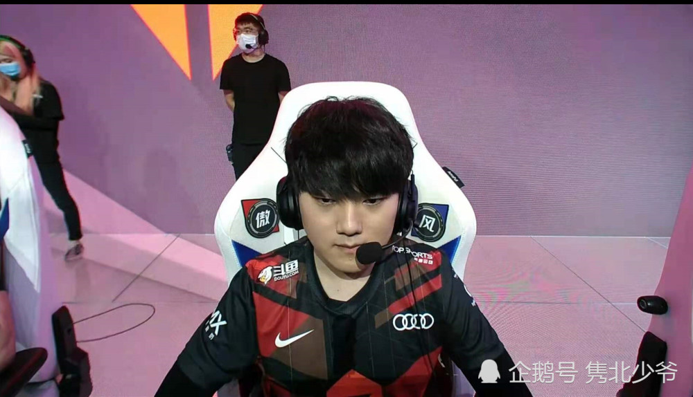 Karsa迎来三赛季高光表现,热火球迷沸腾! Karsa迎来三赛季高光表现,热火球迷沸腾!